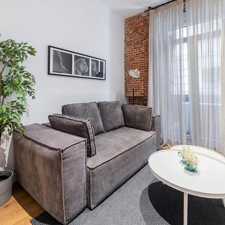 2 Bedrooms 1 Bathroom Furnished - Centro - Equipped & Stylish - Minty Stay Madrid Dış mekan fotoğraf