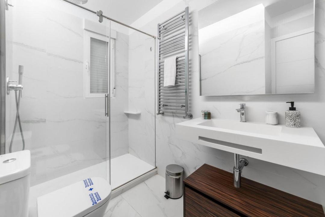 2 Bedrooms 1 Bathroom Furnished - Centro - Equipped & Stylish - Minty Stay Madrid Dış mekan fotoğraf