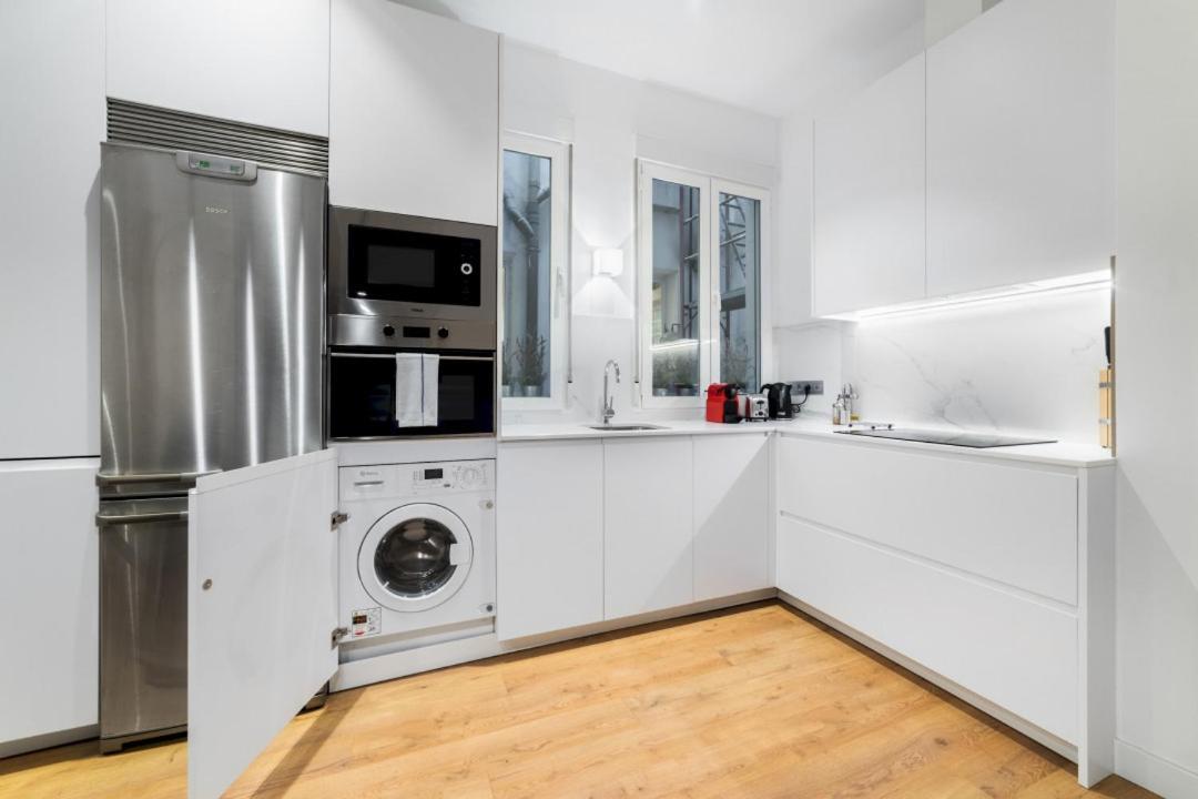 2 Bedrooms 1 Bathroom Furnished - Centro - Equipped & Stylish - Minty Stay Madrid Dış mekan fotoğraf
